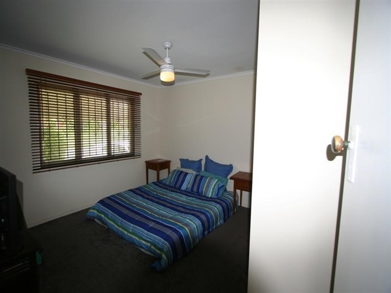 25 Pavlu Street, Wynnum West QLD 4178