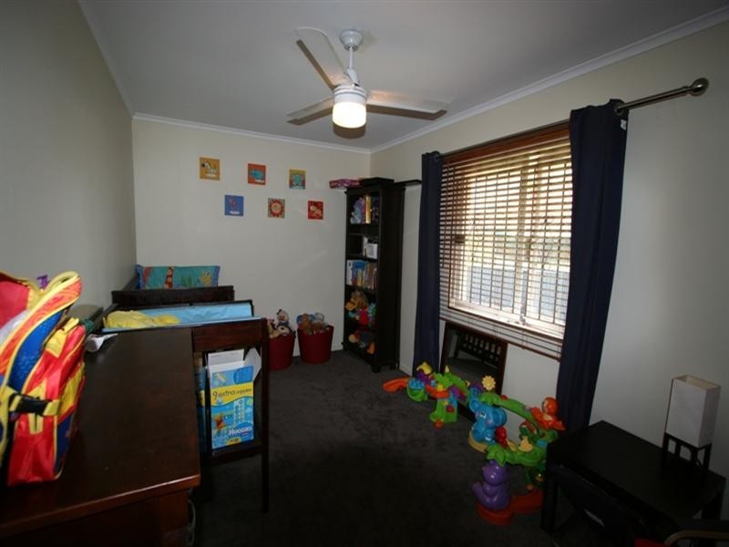25 Pavlu Street, Wynnum West QLD 4178