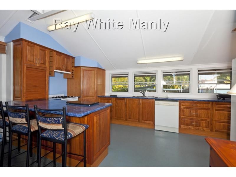 36 Madgwick Street, Wynnum QLD 4178
