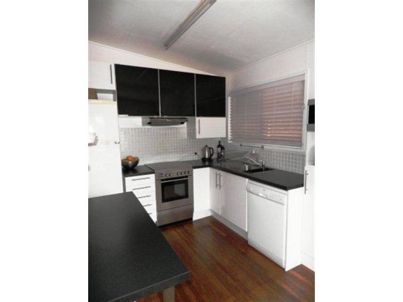 69 Wondall Road, Wynnum West QLD 4178