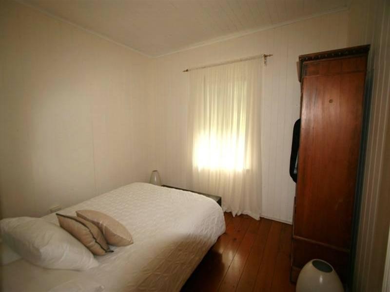 284 Ernest Street, Lota QLD 4179