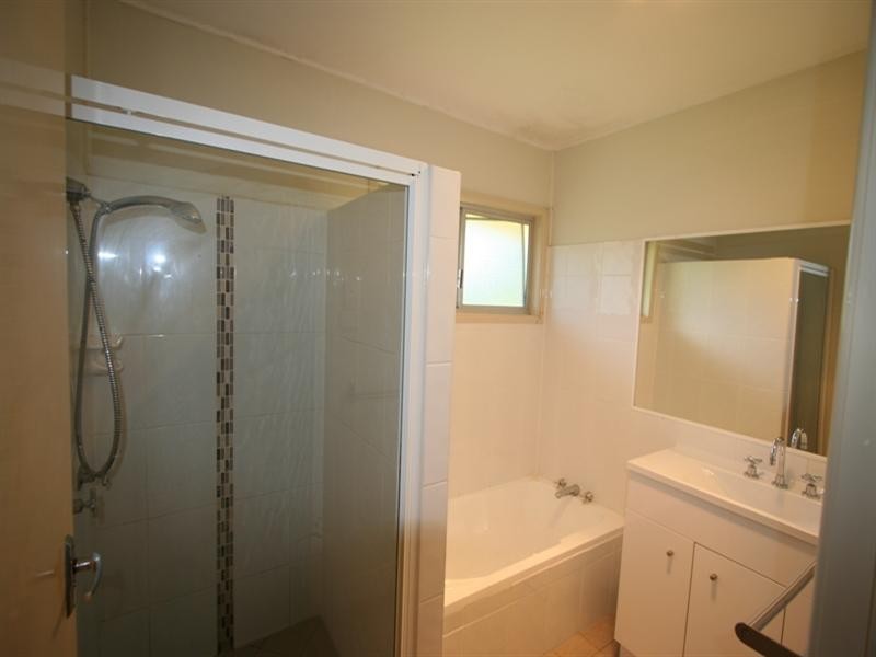 54 Roseberry Parade, Wynnum West QLD 4178