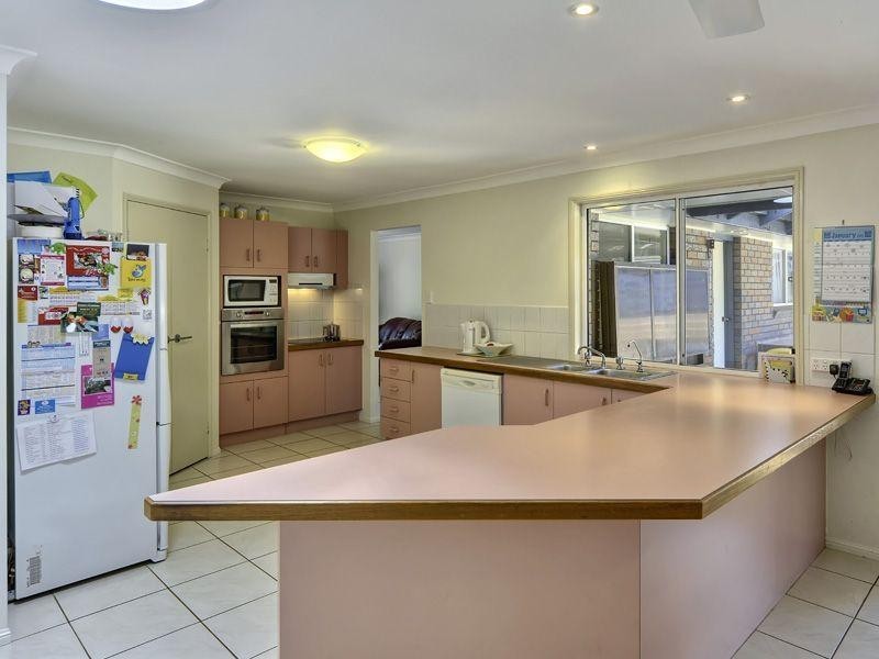 15 Spurs Drive, Wellington Point QLD 4160