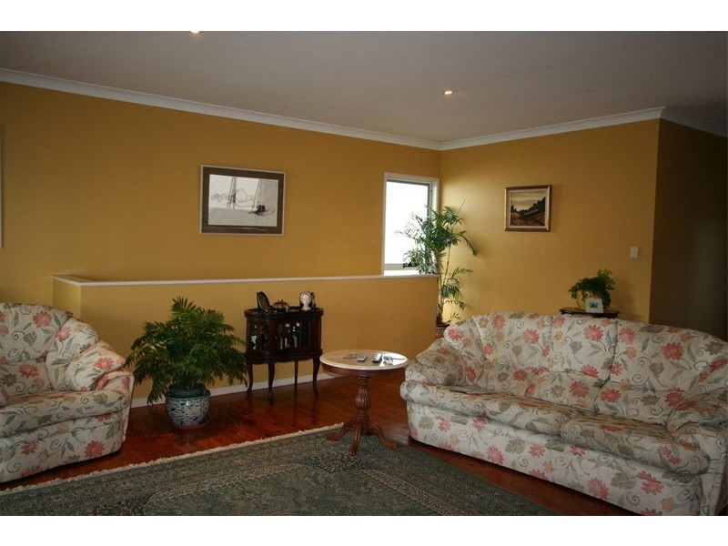 43 Crown Street, Wynnum QLD 4178