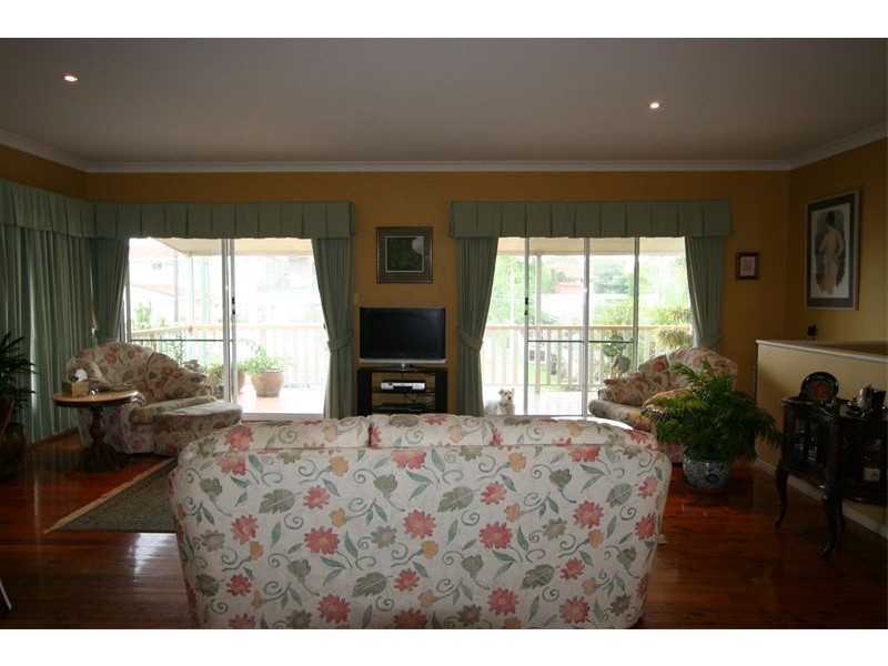 43 Crown Street, Wynnum QLD 4178