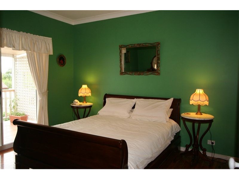 43 Crown Street, Wynnum QLD 4178