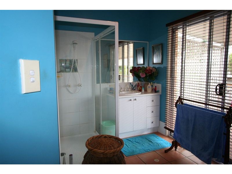 43 Crown Street, Wynnum QLD 4178