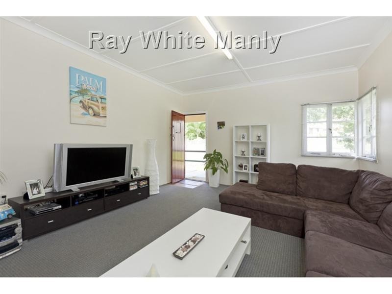 11 Benalla Street, Manly QLD 4179