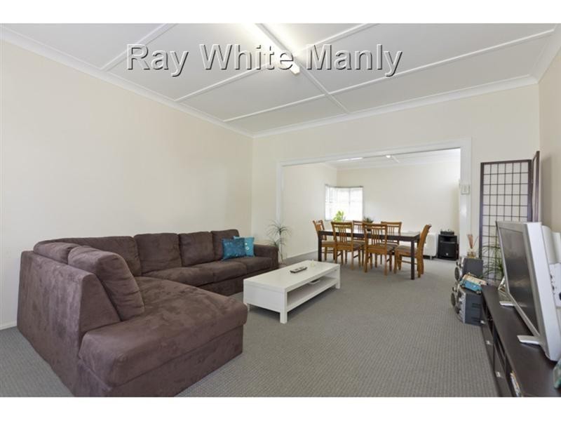 11 Benalla Street, Manly QLD 4179