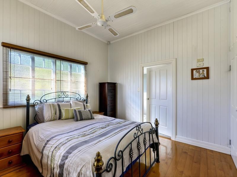 11 Haylock Street, Wynnum QLD 4178