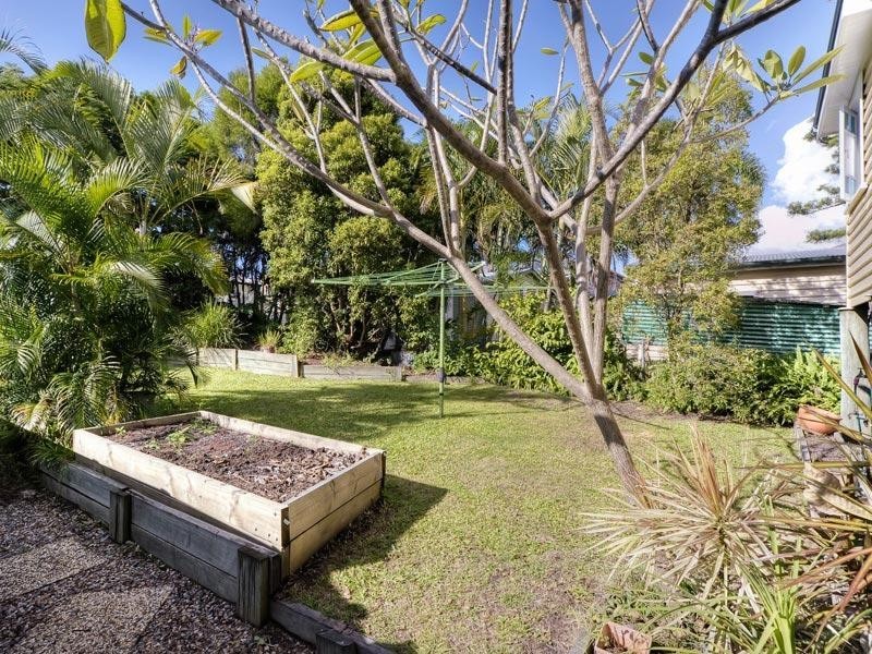 11 Haylock Street, Wynnum QLD 4178