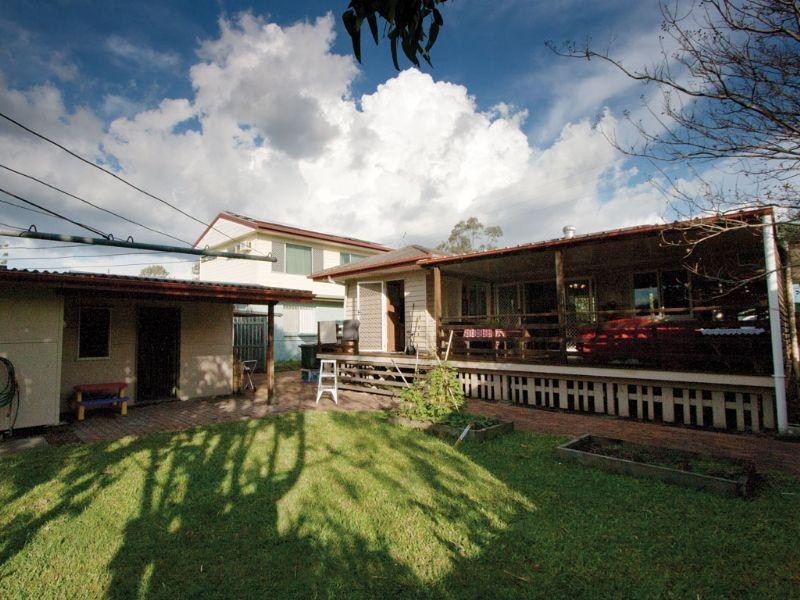 10 Crawford Road, Wynnum West QLD 4178