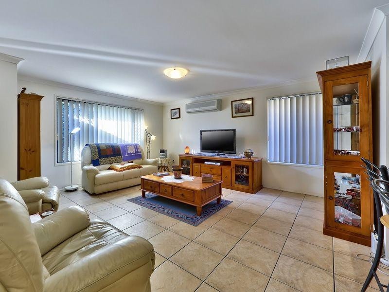 11 Westaway Place, Wynnum West QLD 4178
