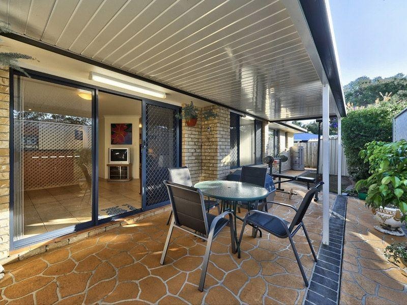 11 Westaway Place, Wynnum West QLD 4178