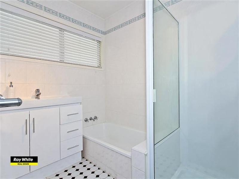 11 Loynes Street, Wynnum West QLD 4178