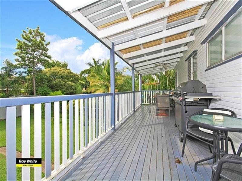 11 Loynes Street, Wynnum West QLD 4178