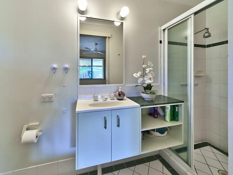 32 Schooner Circuit, Manly West QLD 4179