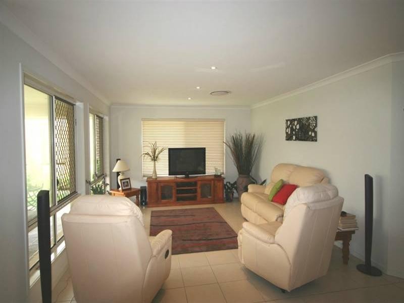 6 Creswick Close, Manly West QLD 4179