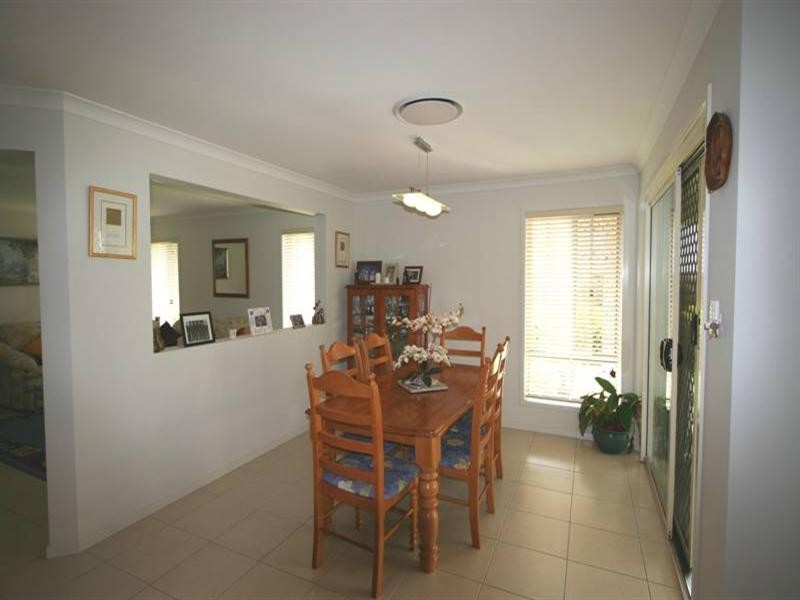 6 Creswick Close, Manly West QLD 4179