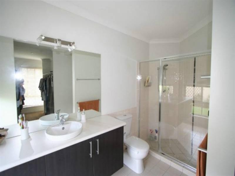 6 Creswick Close, Manly West QLD 4179