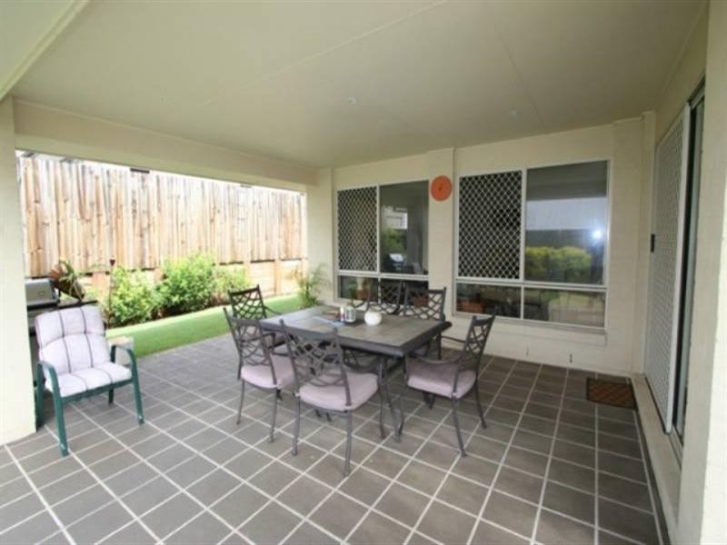 6 Creswick Close, Manly West QLD 4179