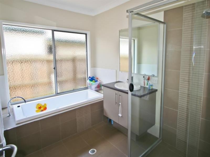 3 Red Gum Crescent, Wakerley QLD 4154