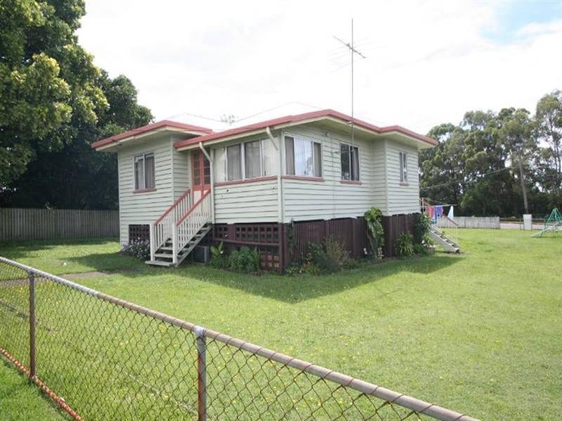 71 Stradbroke Avenue, Wynnum QLD 4178