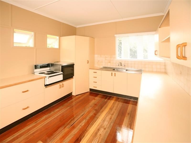 82 Boswell Terrace, Manly QLD 4179