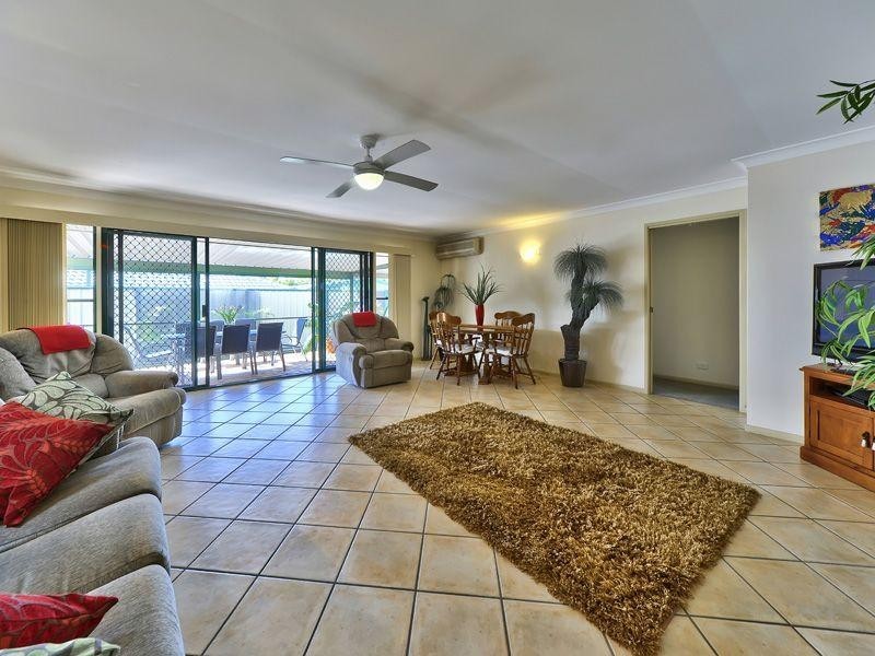 32 Schooner Circuit, Manly West QLD 4179