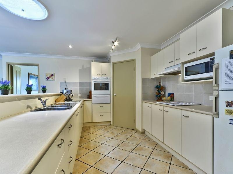 32 Schooner Circuit, Manly West QLD 4179