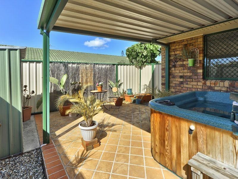 32 Schooner Circuit, Manly West QLD 4179