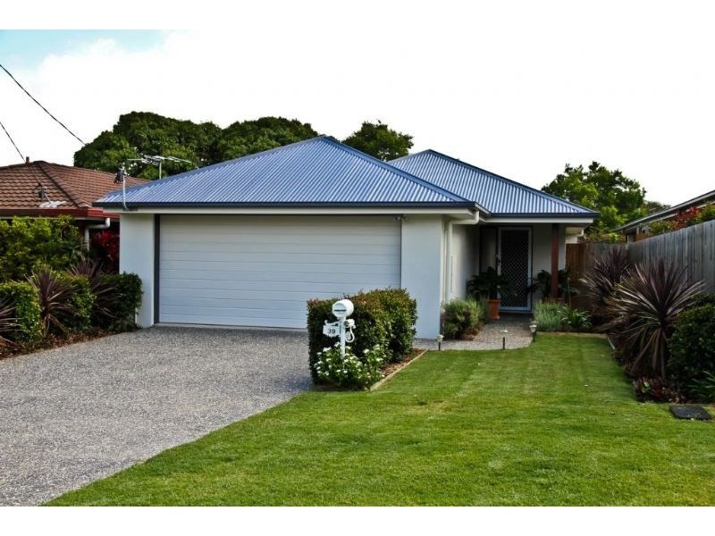 39 Berrimilla Street, Manly West QLD 4179