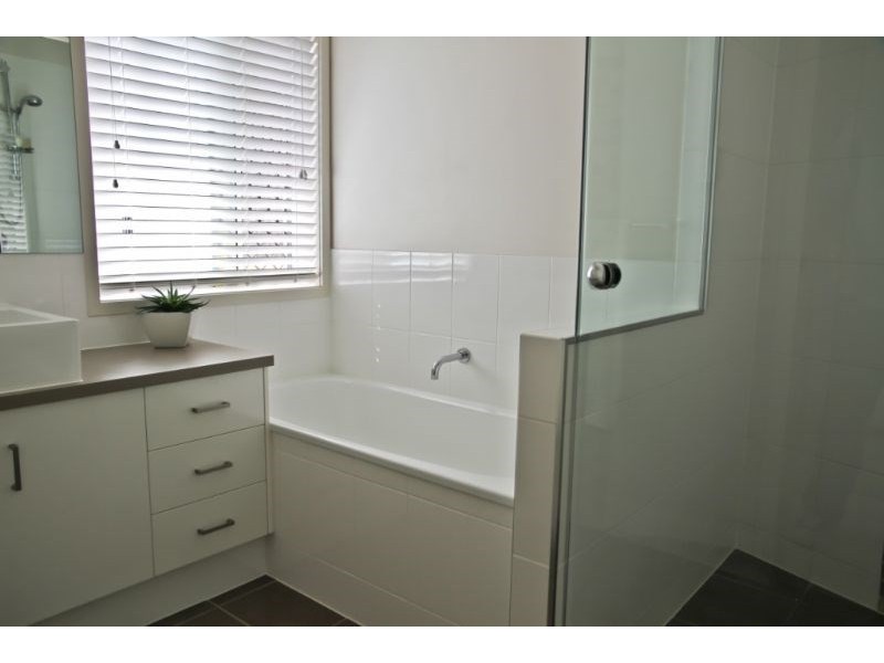 39 Berrimilla Street, Manly West QLD 4179