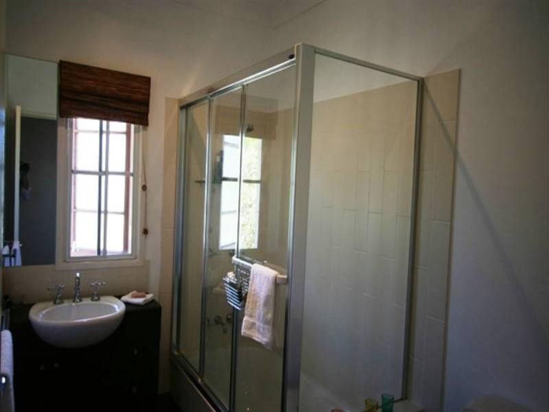 137 Hindes Street, Lota QLD 4179