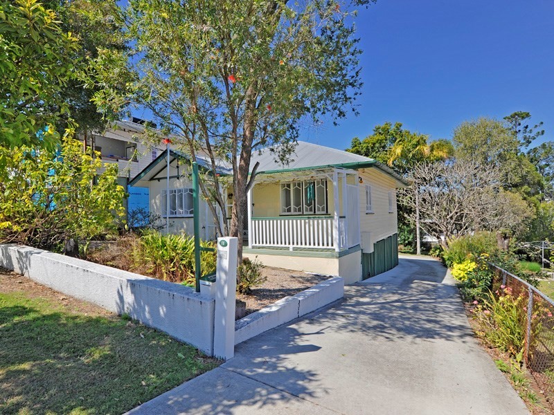 11 Waverley Road, Camp Hill QLD 4152