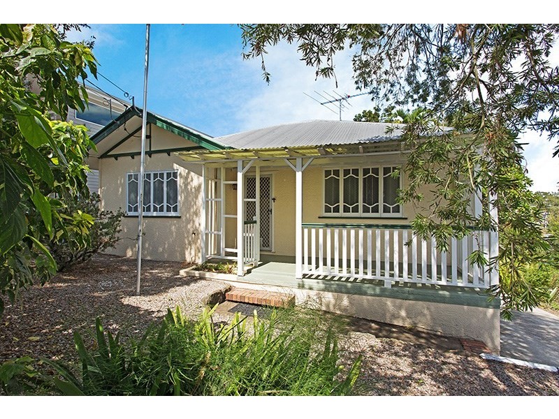 11 Waverley Road, Camp Hill QLD 4152