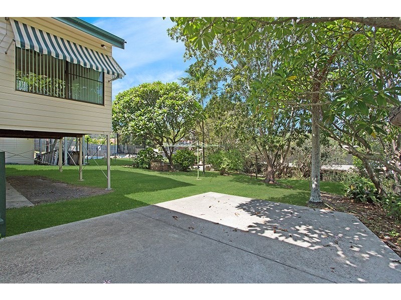 11 Waverley Road, Camp Hill QLD 4152