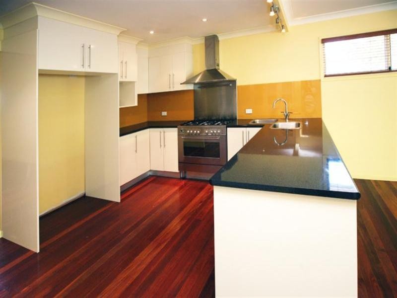 39 Hannam Street, Wynnum QLD 4178