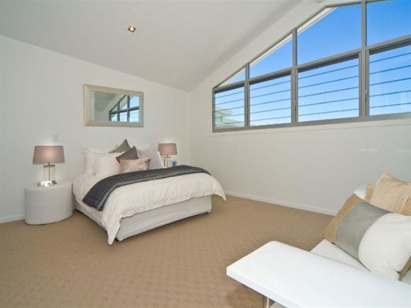 132 Carlton Terrace, Manly QLD 4179