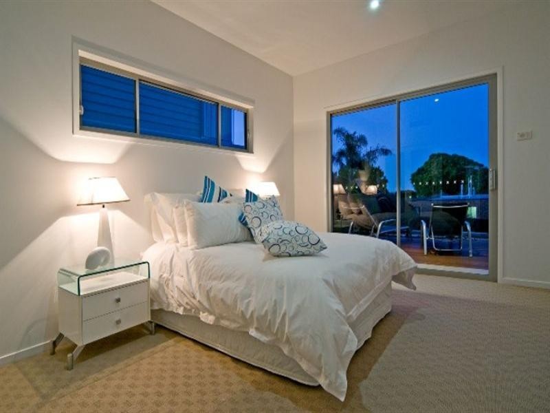 132 Carlton Terrace, Manly QLD 4179