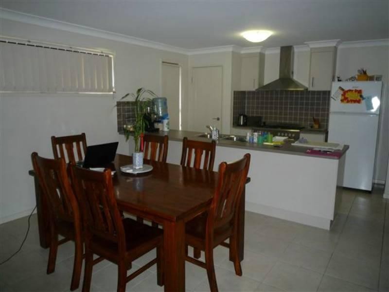 16 Rymera Crescent, Wakerley QLD 4154
