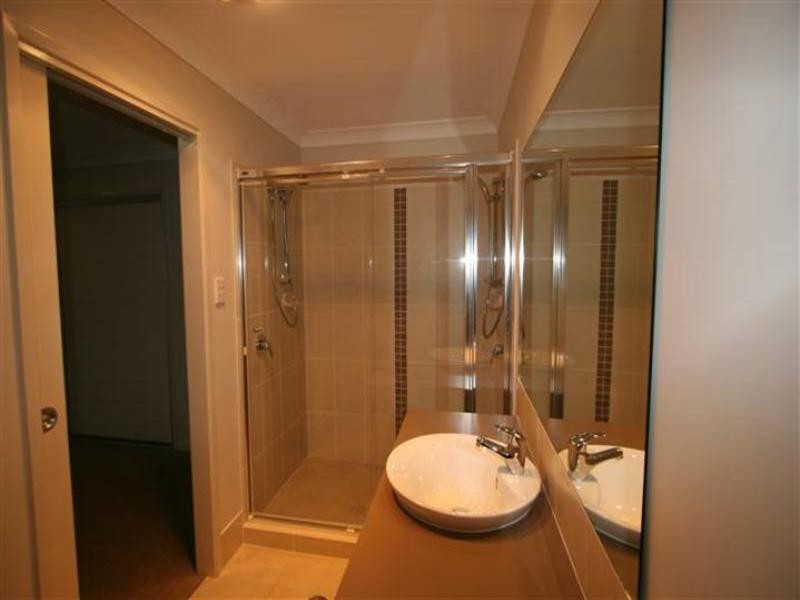 16 Rymera Crescent, Wakerley QLD 4154