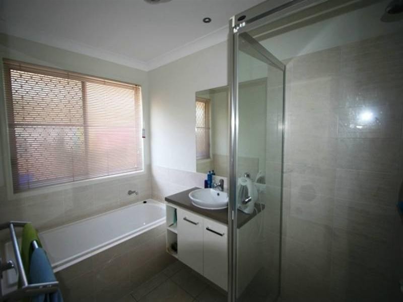 8 Rymera Crescent, Gumdale QLD 4154