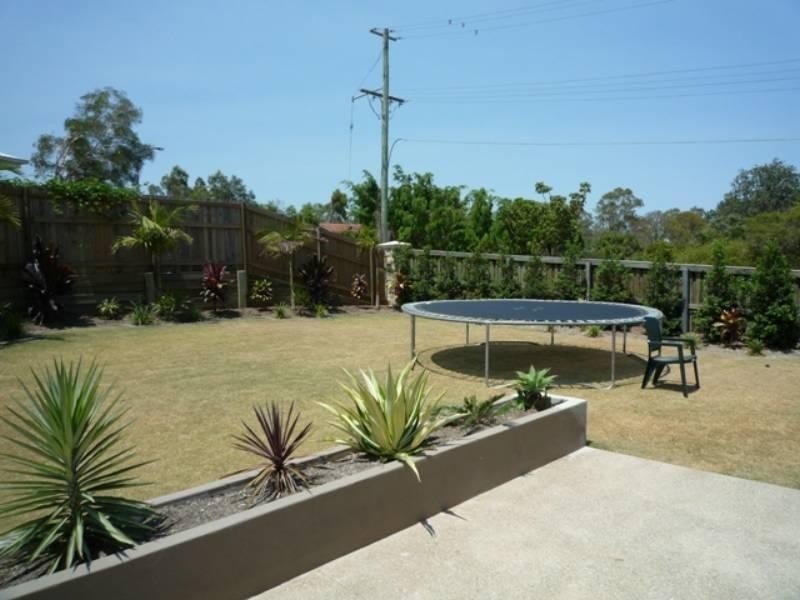 100 Rowland Avenue, Wakerley QLD 4154