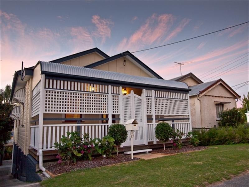 47 Yamboyna Street, Manly QLD 4179