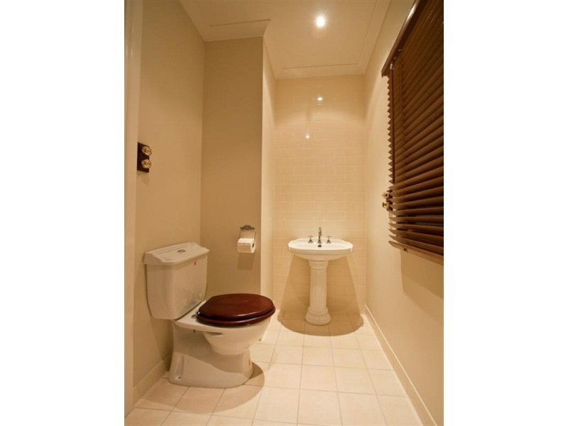 47 Yamboyna Street, Manly QLD 4179