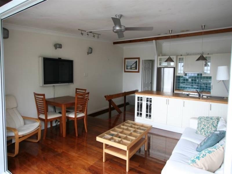 6/11 Arnold Street, Manly QLD 4179