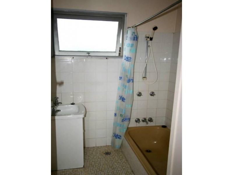 27 Bowering Street, Lota QLD 4179