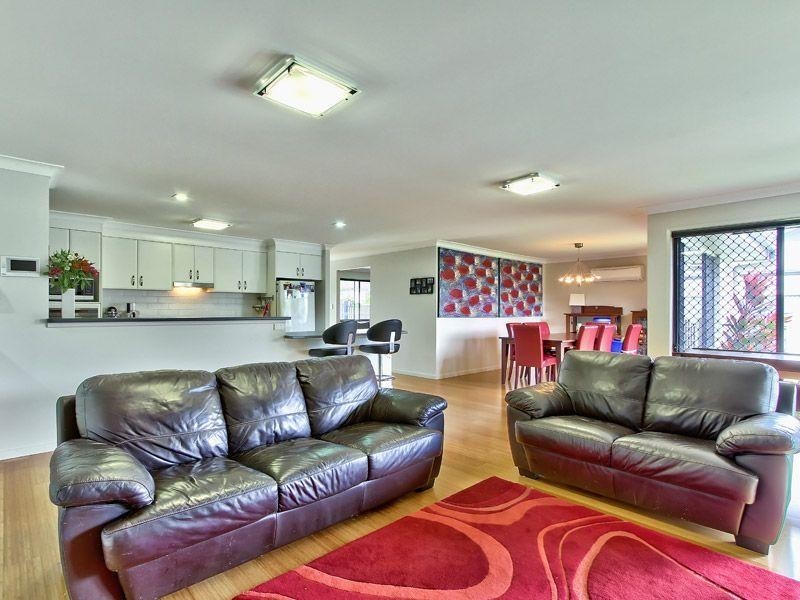 8 Mackenzie Street, Manly West QLD 4179