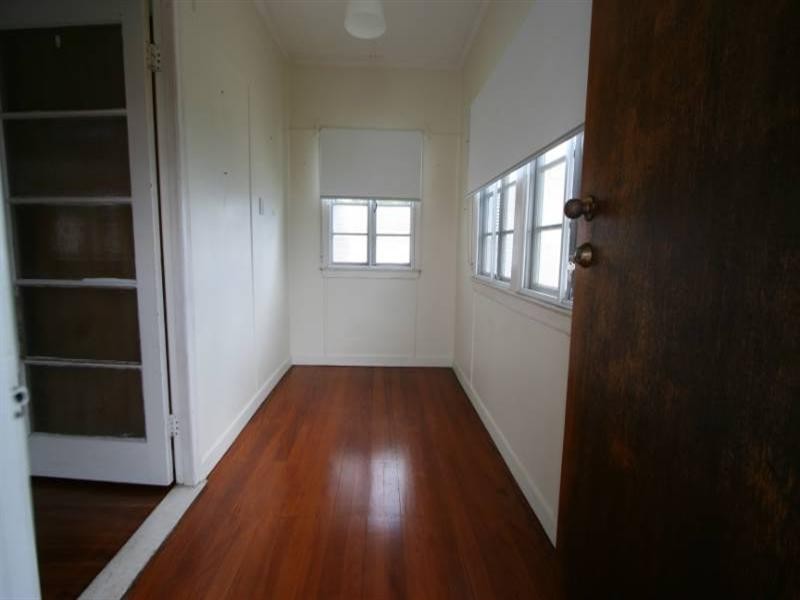 19 Wood Street, Manly QLD 4179